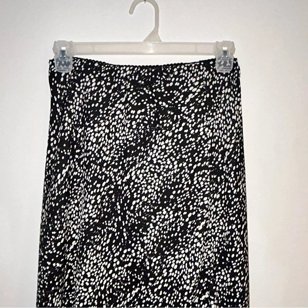 Max Studio Black and White Midi Skirt